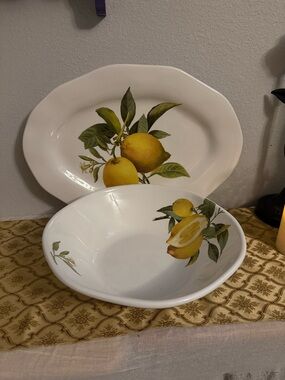 Lemon-Illustrated White Italian Ceramic Serving Bowl and Platter Set